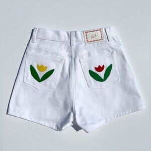 Lisa Says Gah - Size 12 - Evan Shorts - White w/ Tulip Decal